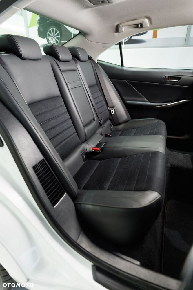 Lexus IS - 20