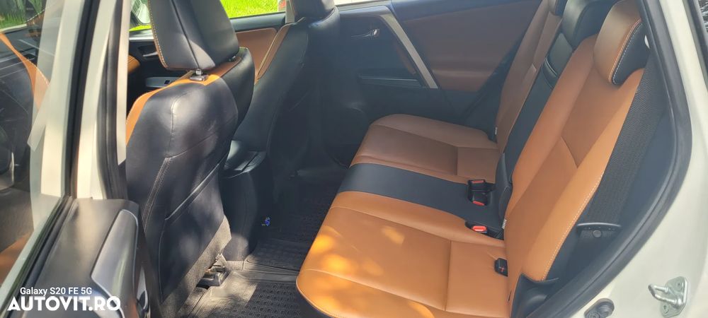 Toyota RAV4 2.5 VVT-i 4x4 Luxury - 25