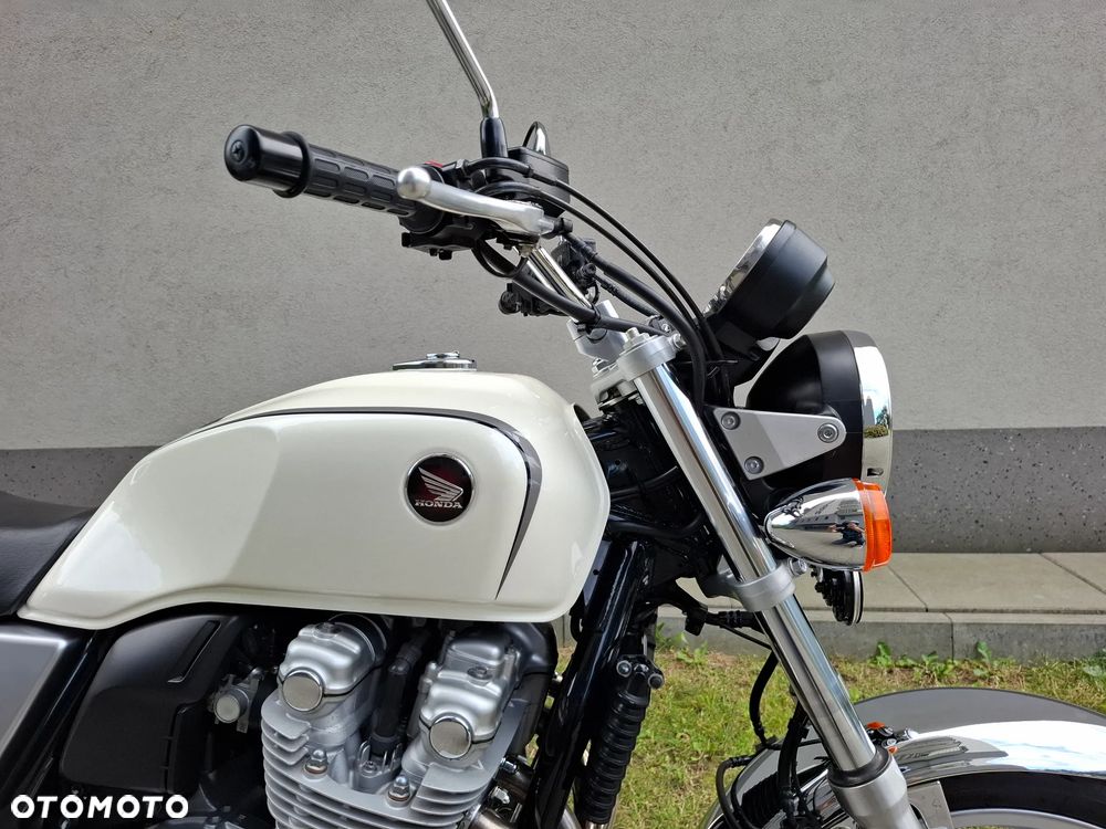 Honda CB - 22