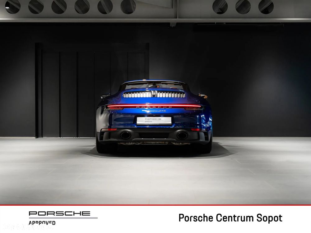 Porsche 911 Carrera GTS Cabrio - 4