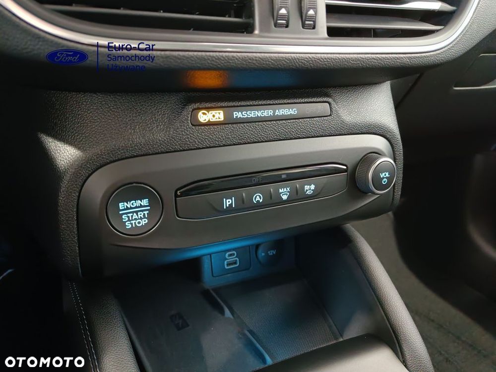 Ford Focus 1.0 EcoBoost Hybrid TITANIUM X - 24