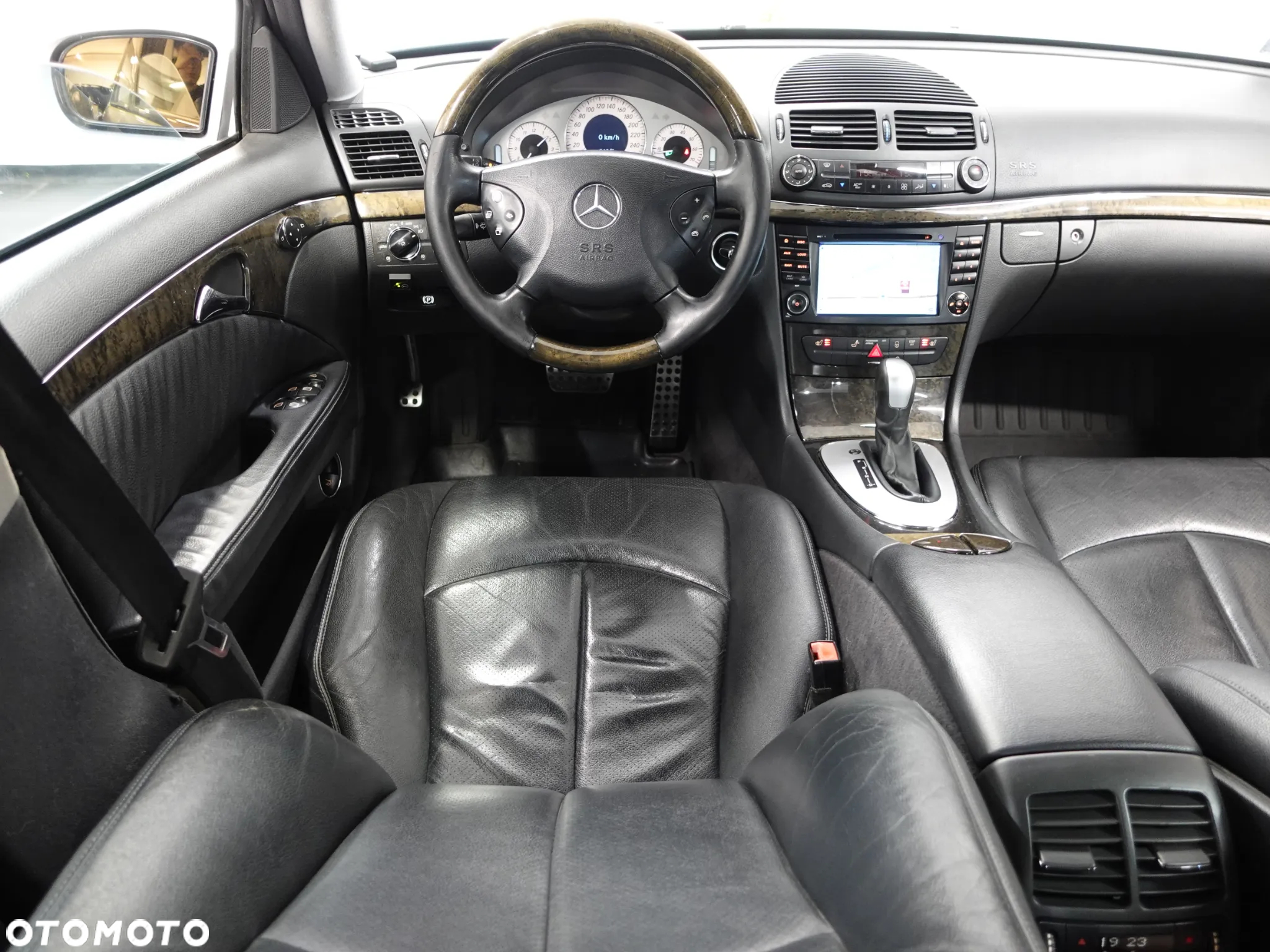 Mercedes-Benz Klasa E 320 Avantgarde - 31