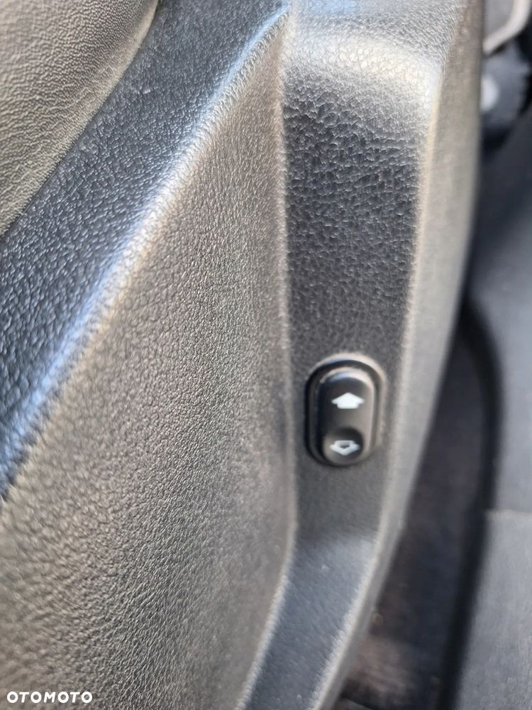 Ford S-Max 2.2 TDCi DPF Titanium - 34