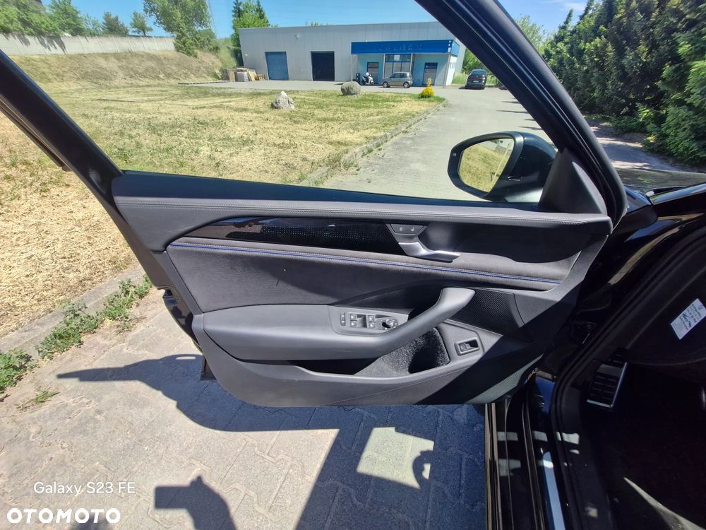 Volkswagen Passat Variant 2.0 TDI SCR DSG R-Line - 10