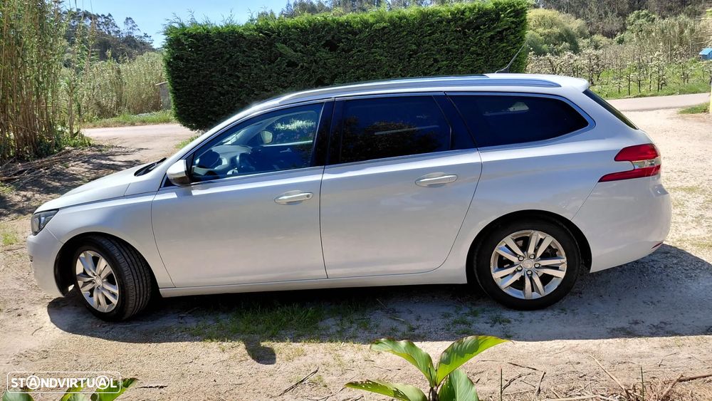Usado Peugeot 308 SW 2015 - 7 900 EUR, 228 659 km - Standvirtual.com