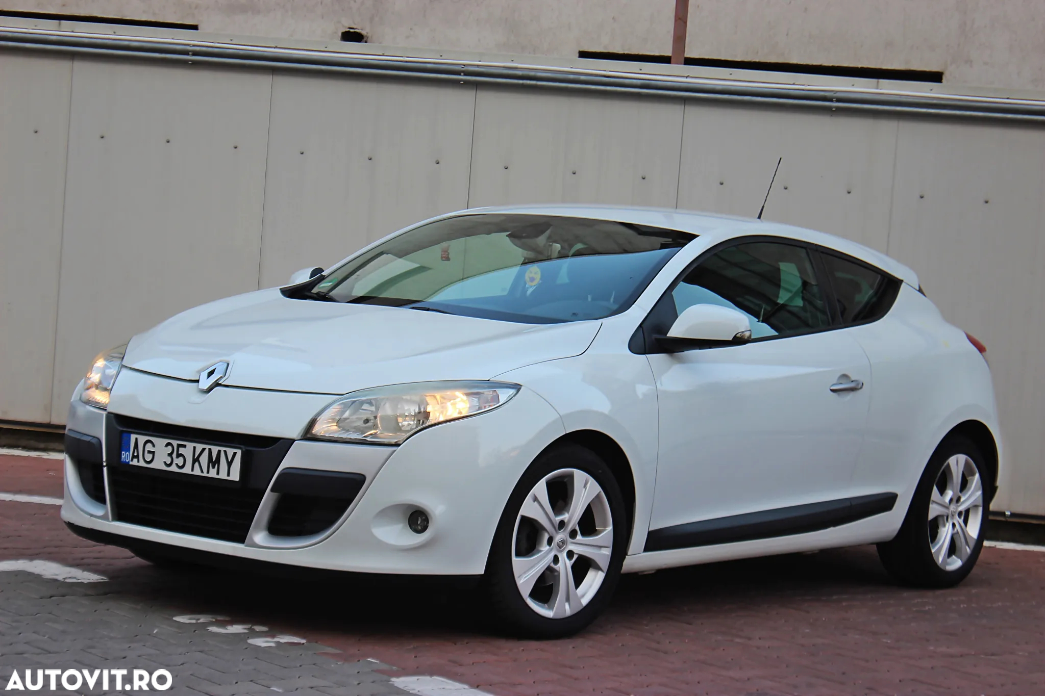 Renault Megane III Coupe 1.5 dCi Color Edition - 10