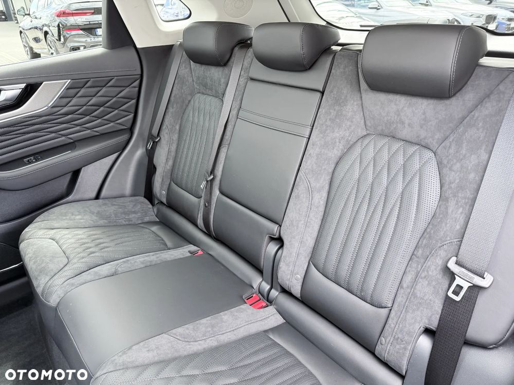 Hongqi HS5 - 29