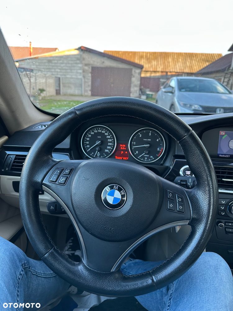 BMW Seria 3 325d - 20