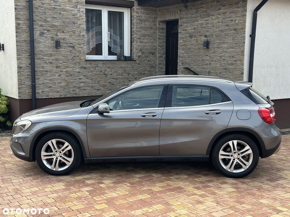 Mercedes-Benz GLA 200 7G-DCT - 7