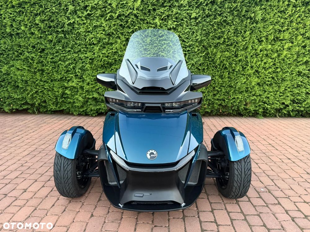 Can-Am Spyder - 2