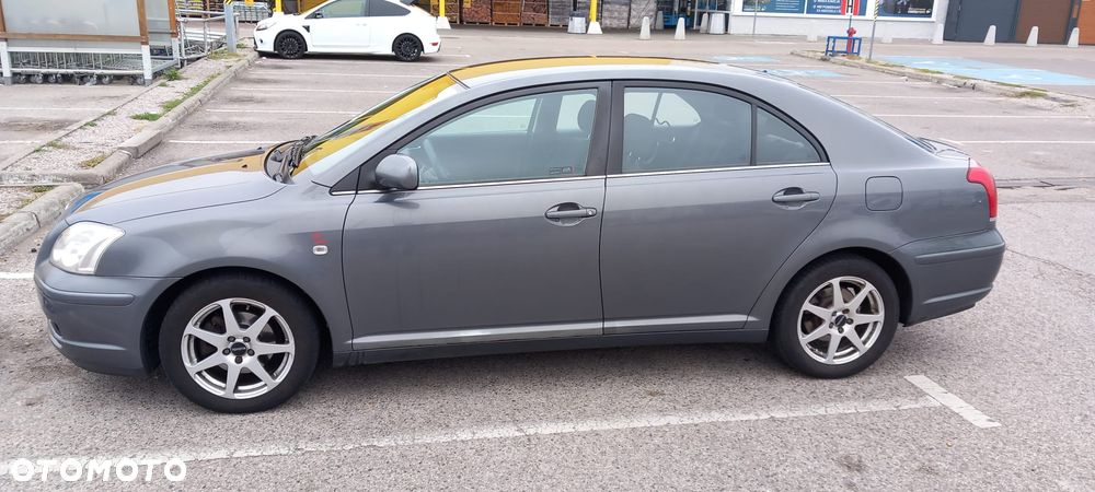 Toyota Avensis - 6