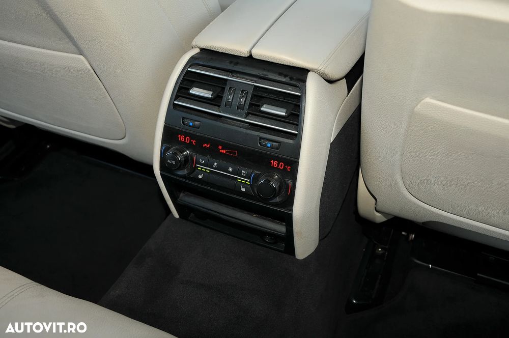 BMW Seria 7 740d xDrive - 23