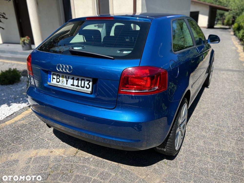 Audi A3 3-drzwiowe 1.6 Attraction - 4