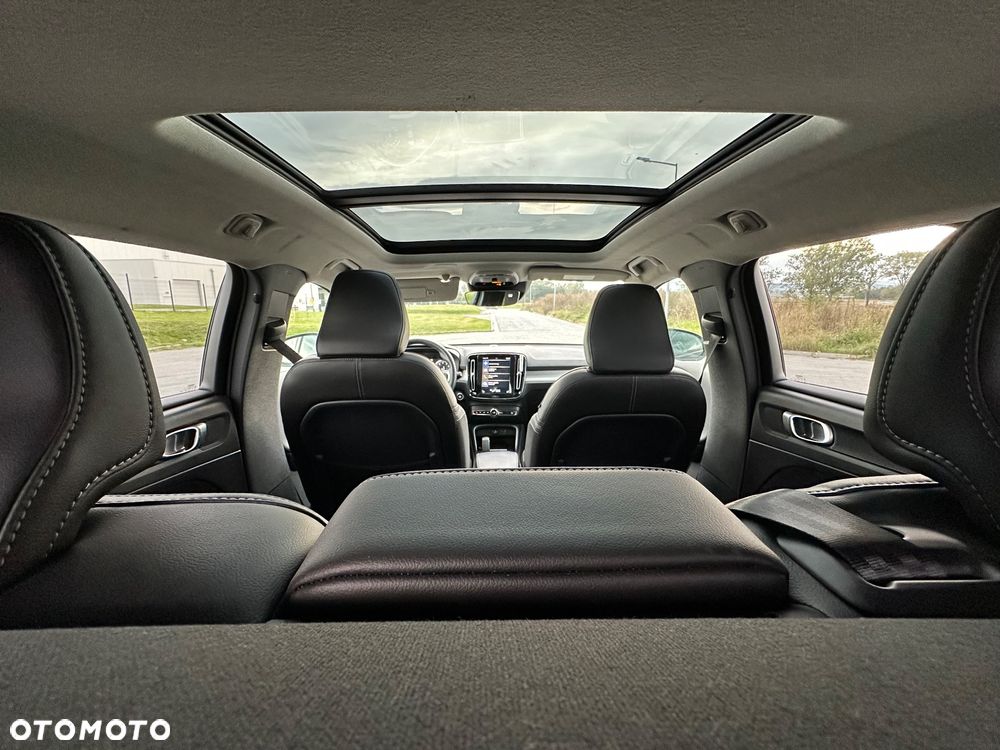 Volvo XC 40 T5 AWD Geartronic Momentum - 22