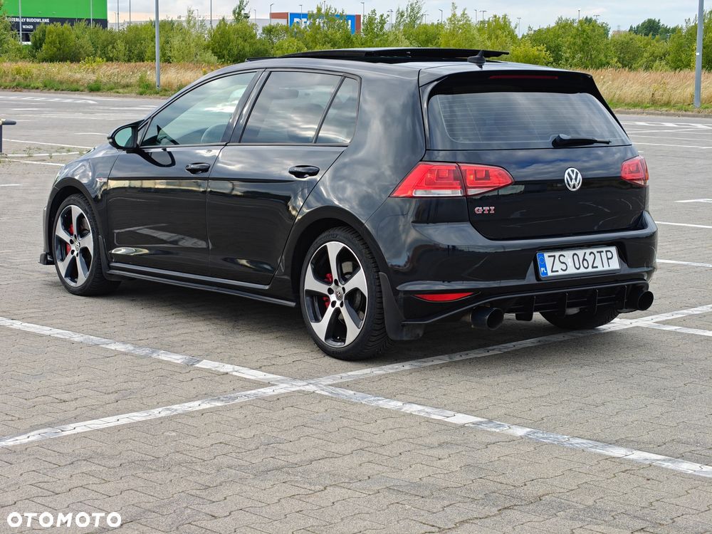 Volkswagen Golf - 3