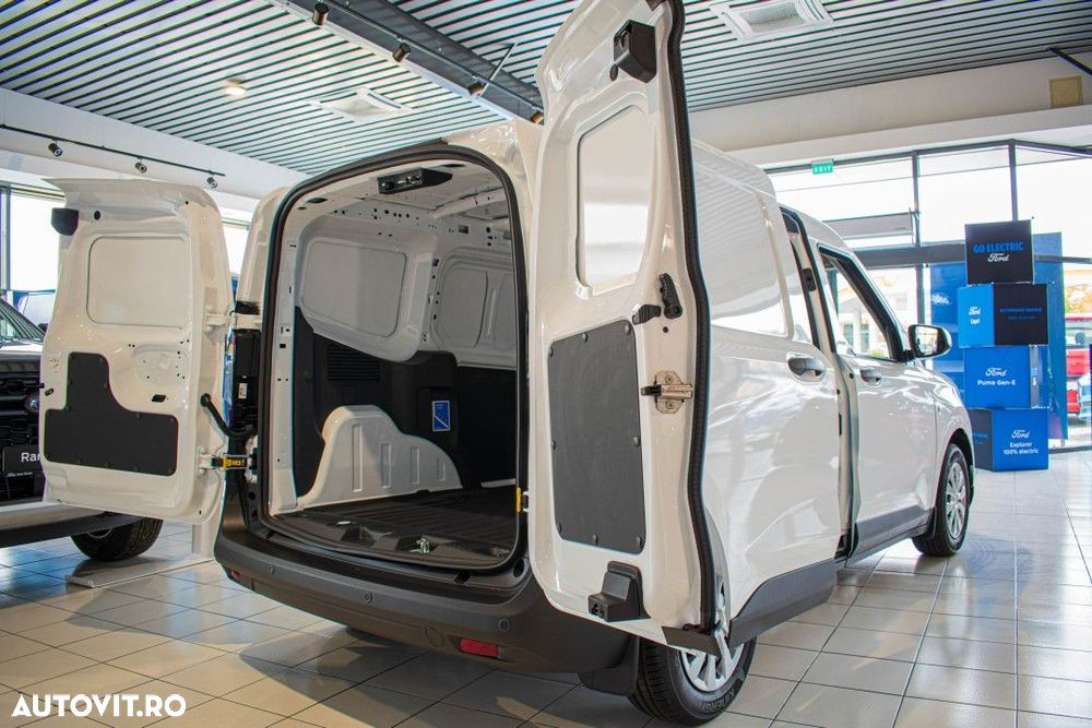 Ford Transit Courier - 11
