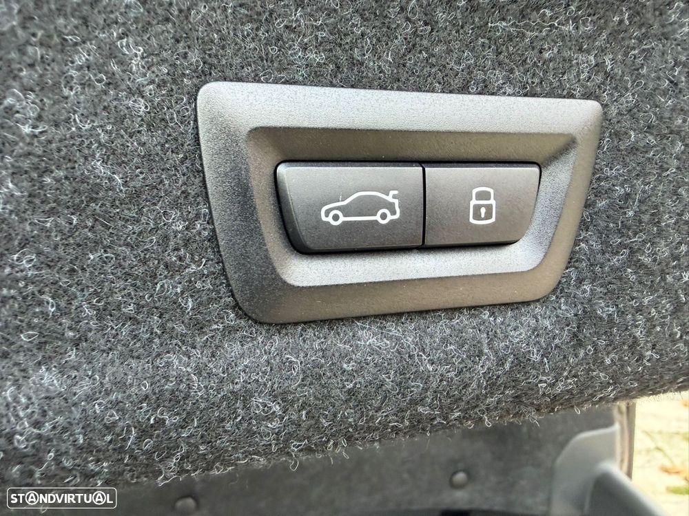 BMW M3 Competition xDrive - 32