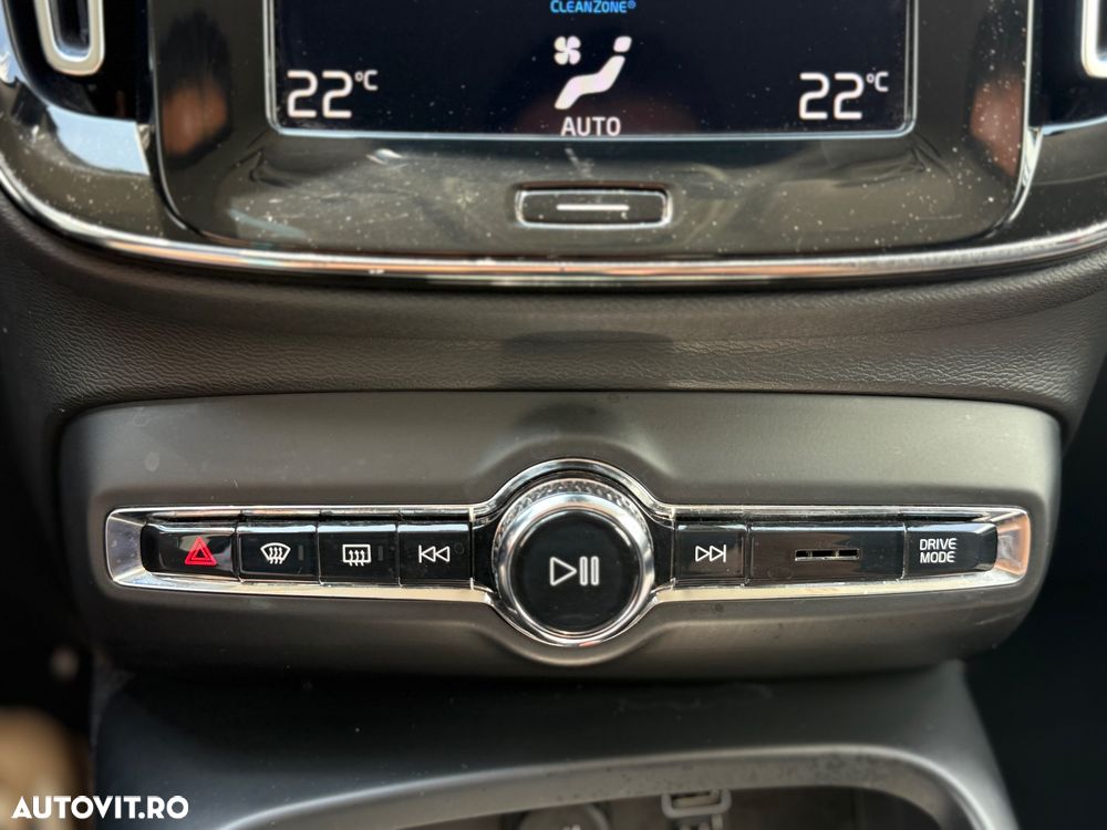 Volvo XC 40 D4 AWD Geartronic Momentum - 11