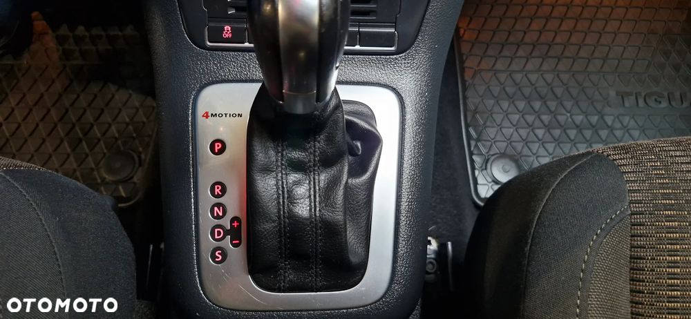 Volkswagen Tiguan 2.0 TDI 4Mot Perfectline R-Style - 26