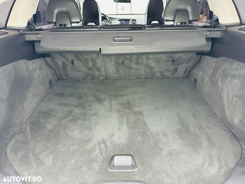 Volvo V60 D2 Momentum - 17