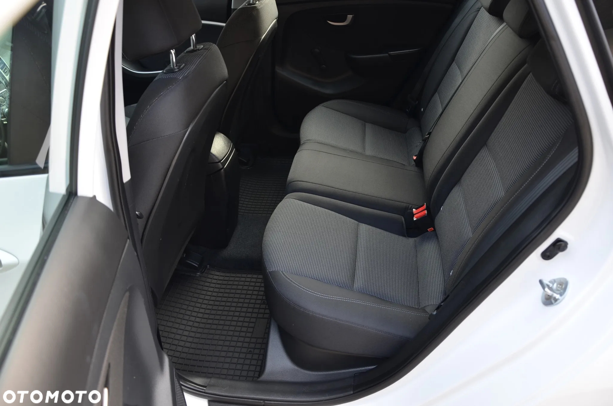 Hyundai i30 1.4 BlueDrive Classic + - 17