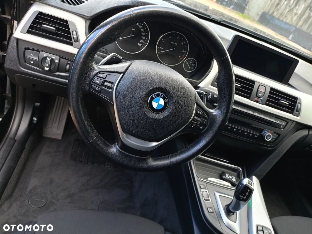 BMW Seria 3 320d - 16