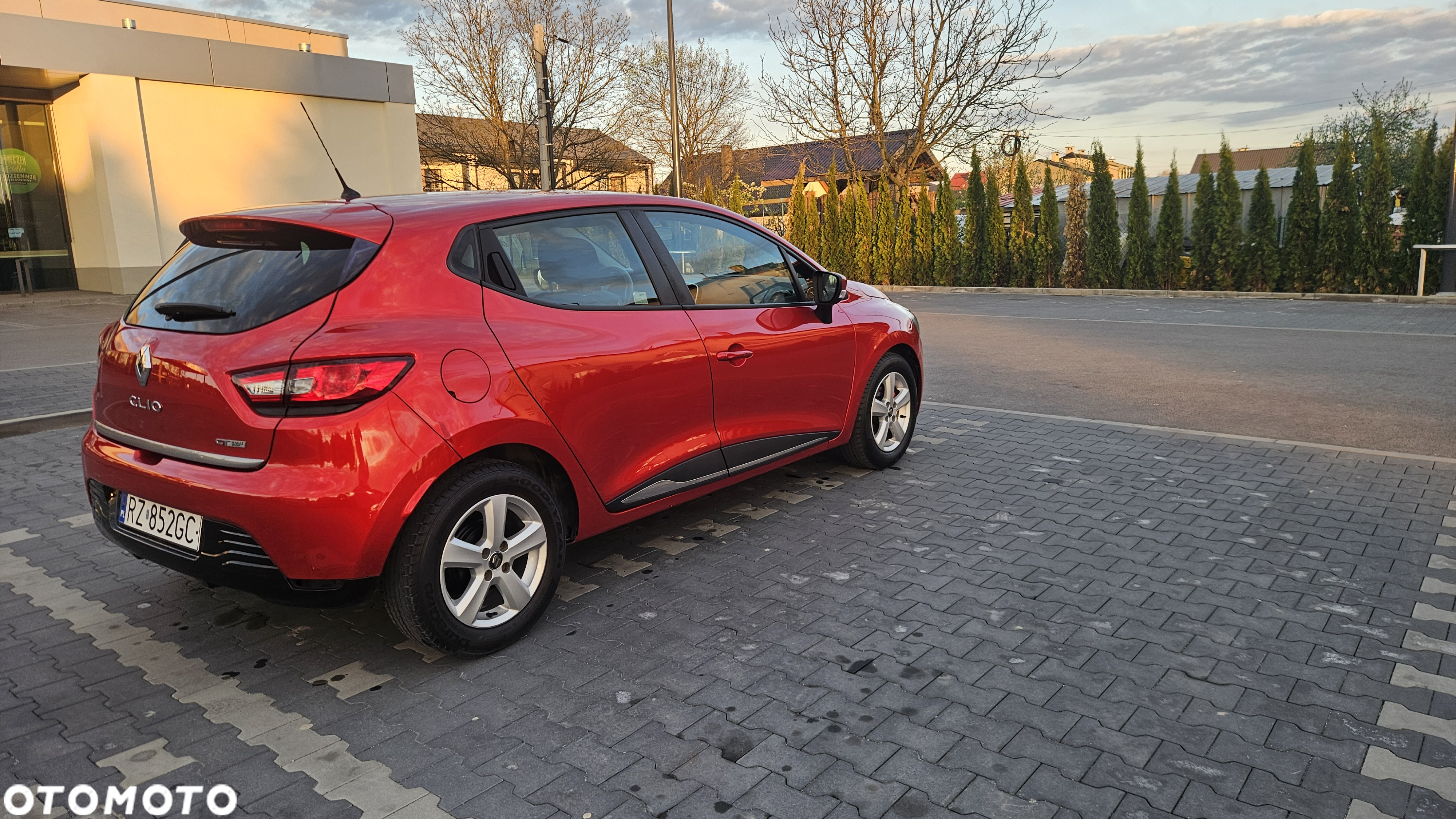 Renault Clio 1.2 16V 75 Life - 9