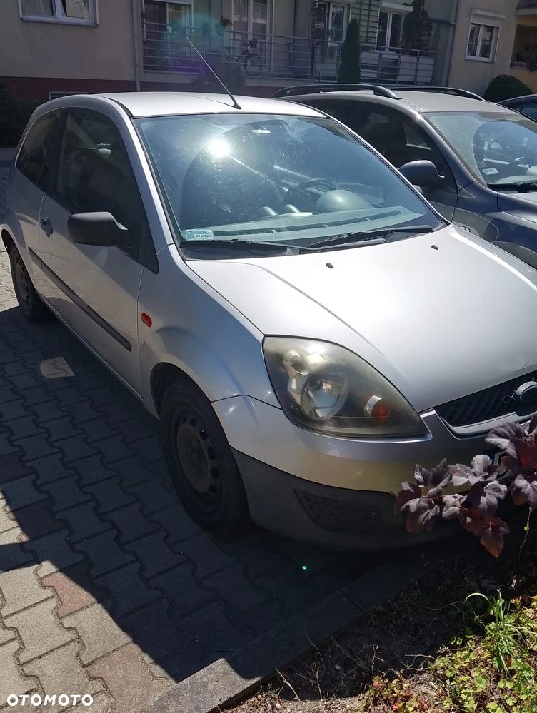 Ford Fiesta - 2