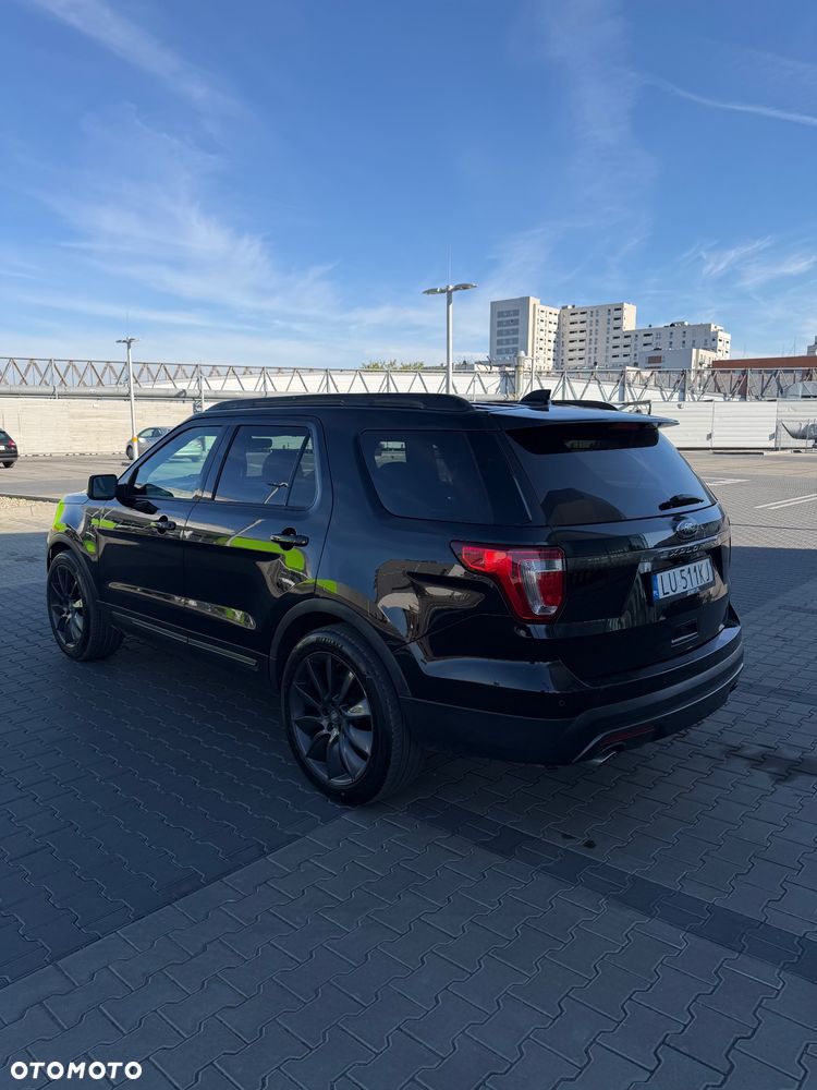 Ford Explorer - 4