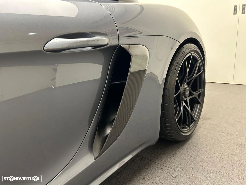 Porsche 718 Spyder - 7
