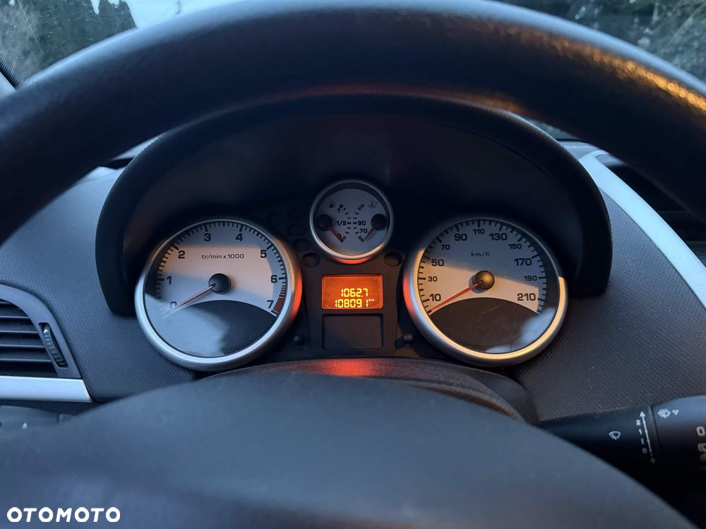Peugeot 207 1.4 Trendy - 12