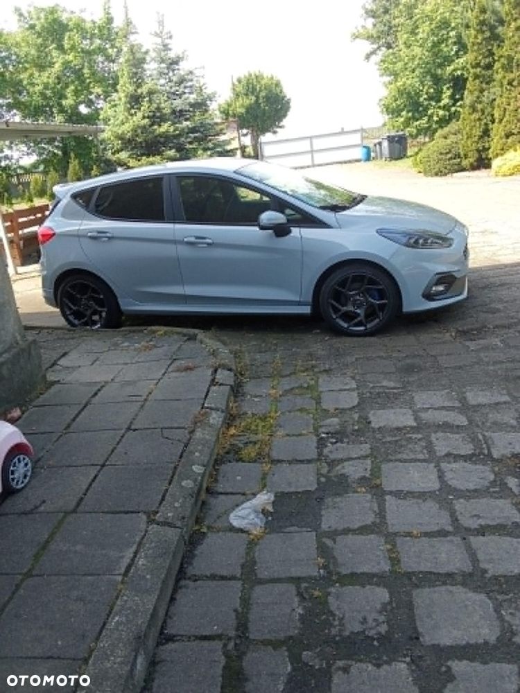 Ford Fiesta - 9