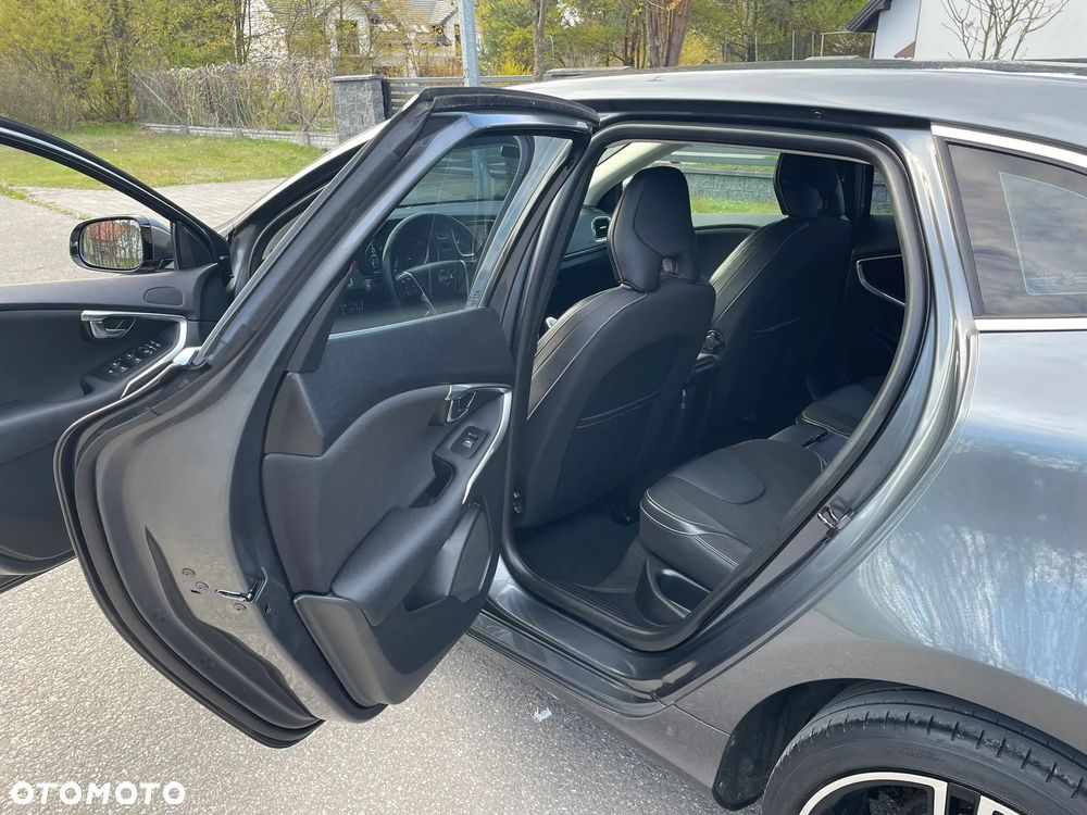 Volvo V40 D2 Summum - 14