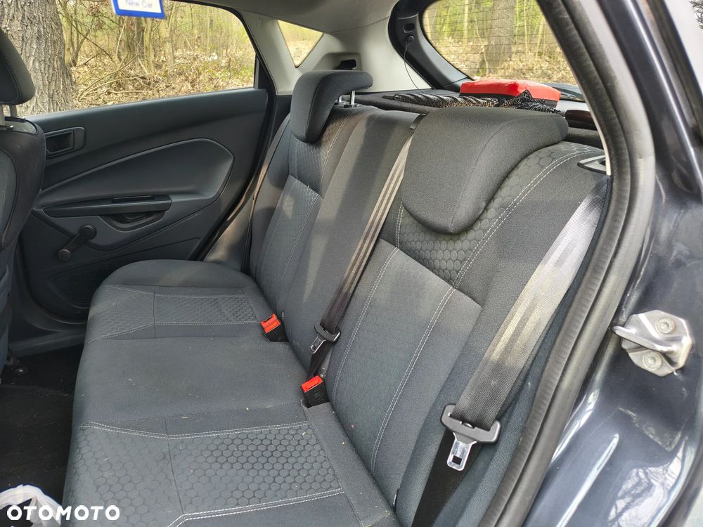 Ford Fiesta - 9