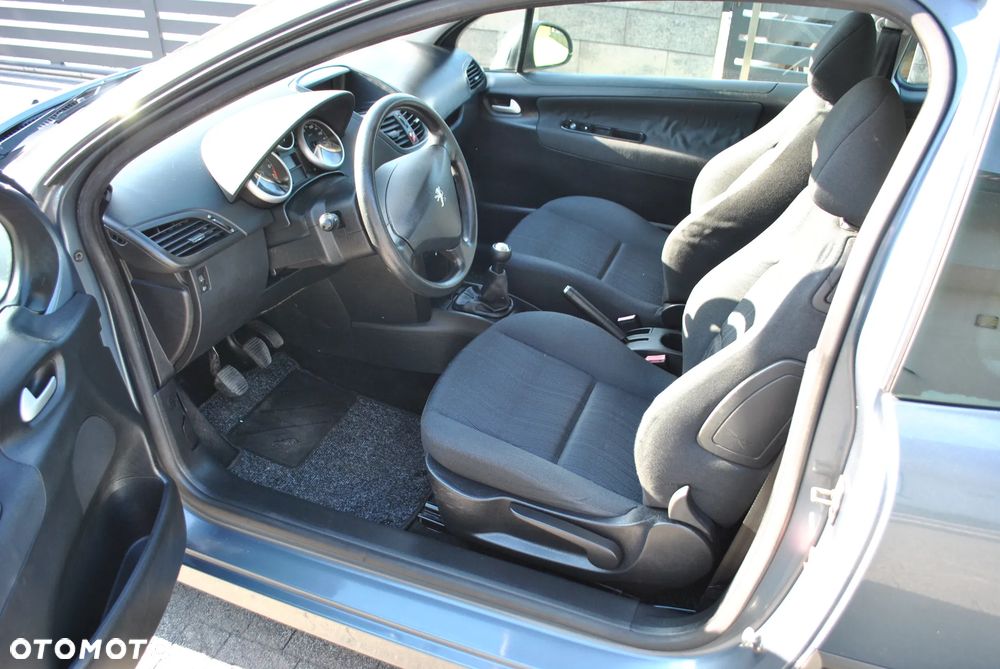 Peugeot 207 1.4 16V Trendy - 6