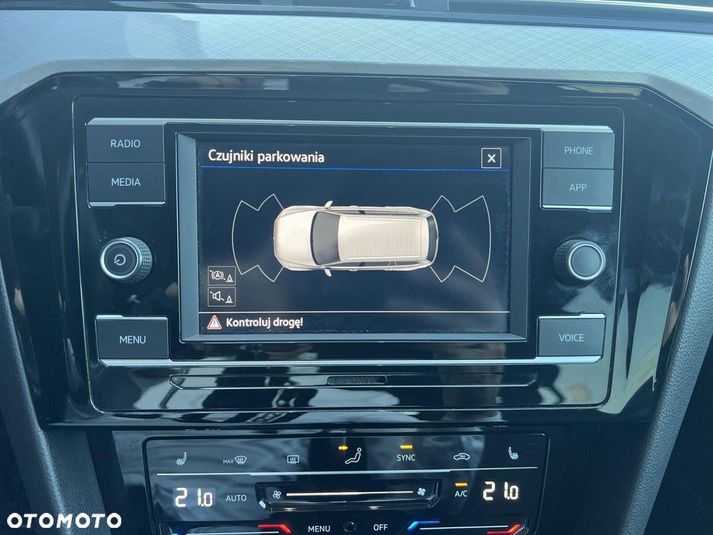 Volkswagen Passat - 23