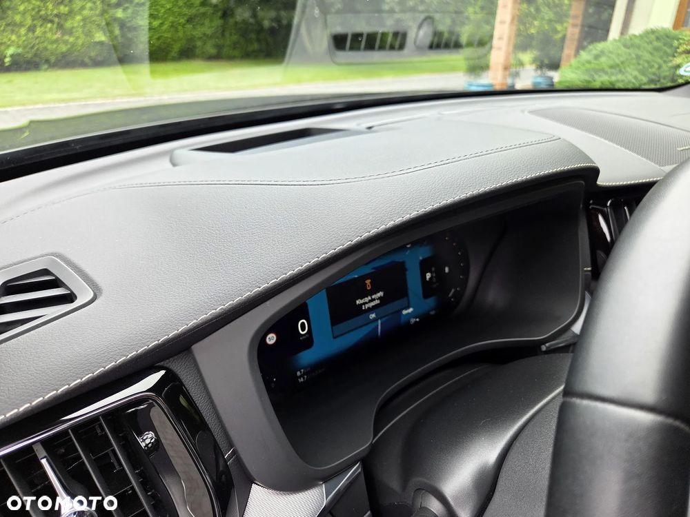 Volvo XC 60 B4 D Ultimate Dark - 26