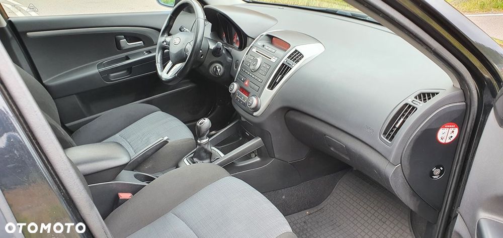 Kia Ceed 1.4 Comfort - 14