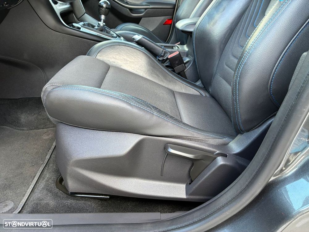 Ford Focus 2.3 EcoBoost RS - 21