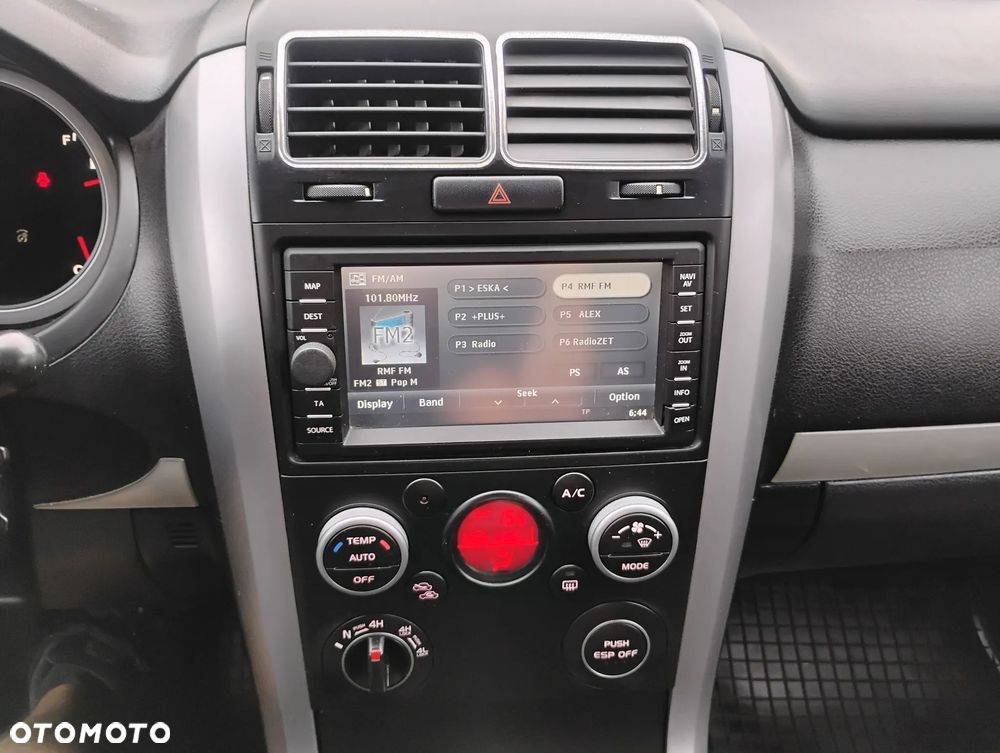 Suzuki Grand Vitara 1.9 DDiS Comfort + DPF Family - 16