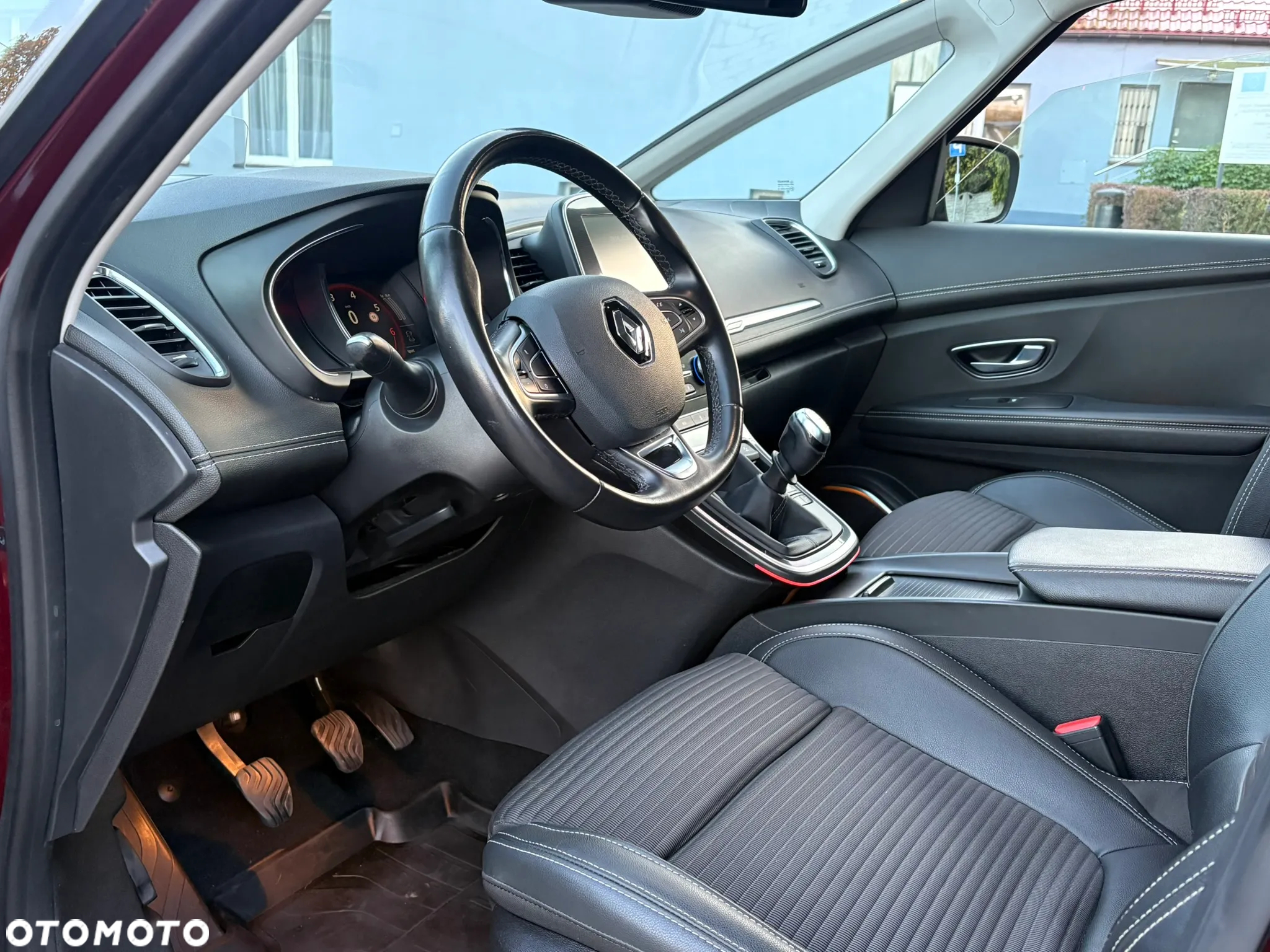 Renault Grand Scenic ENERGY TCe 115 S&S Bose Edition - 9