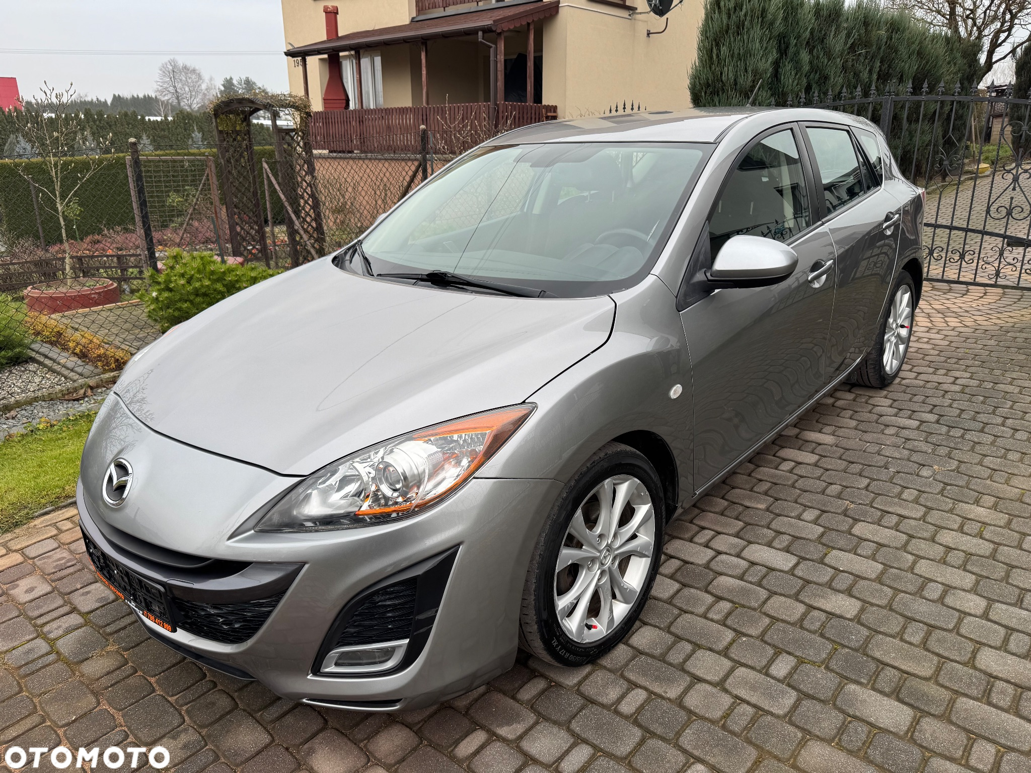 Mazda 3 1.6 Exclusive + - 8