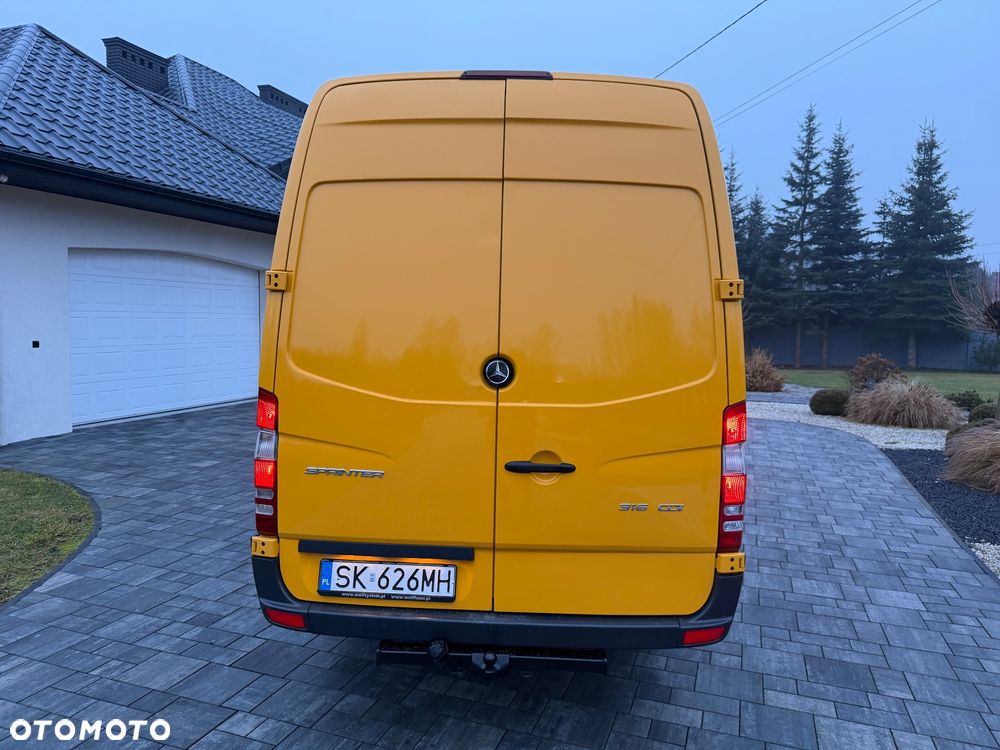 Mercedes-Benz Sprinter - 4