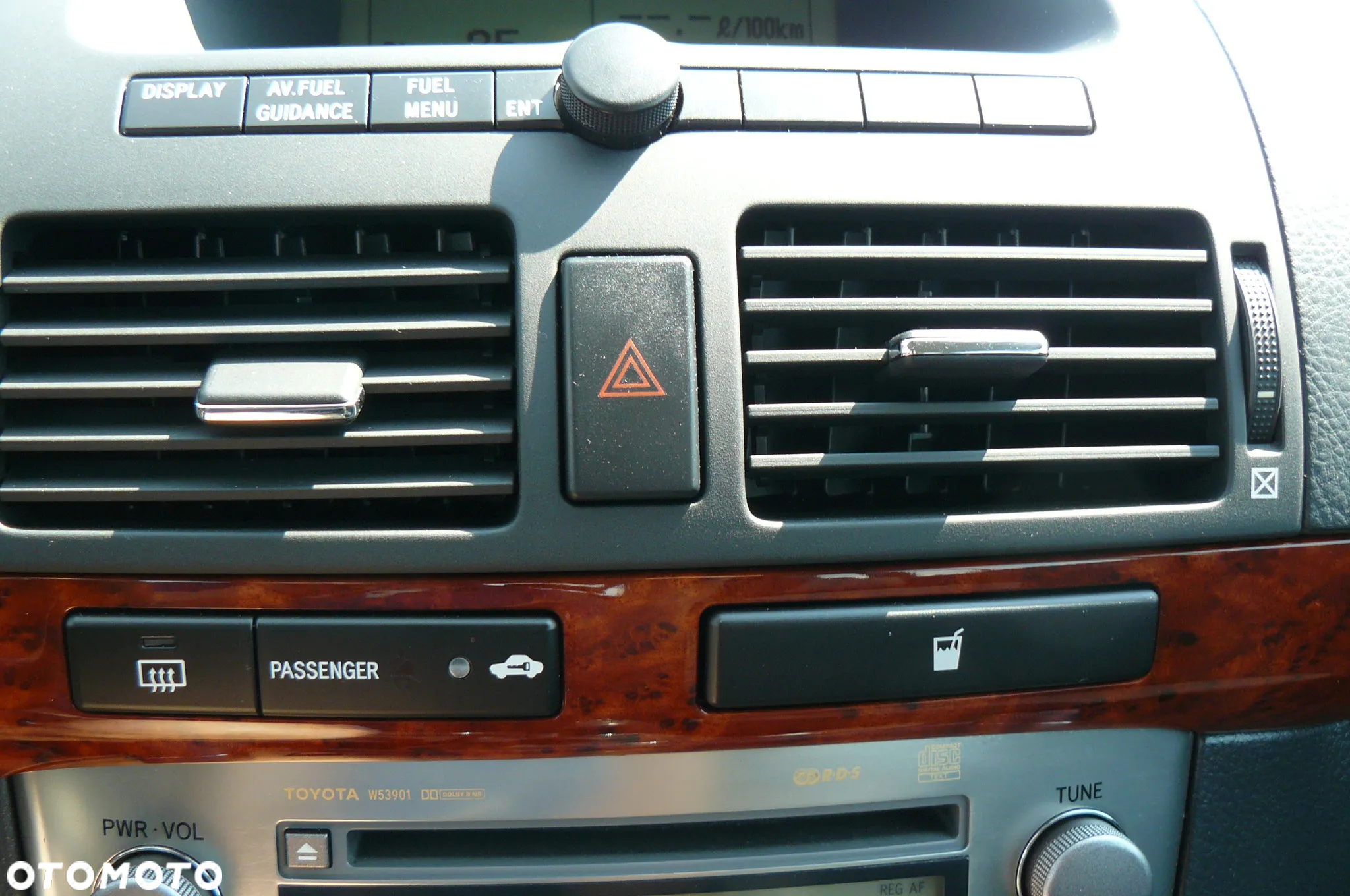 Toyota Avensis - 15