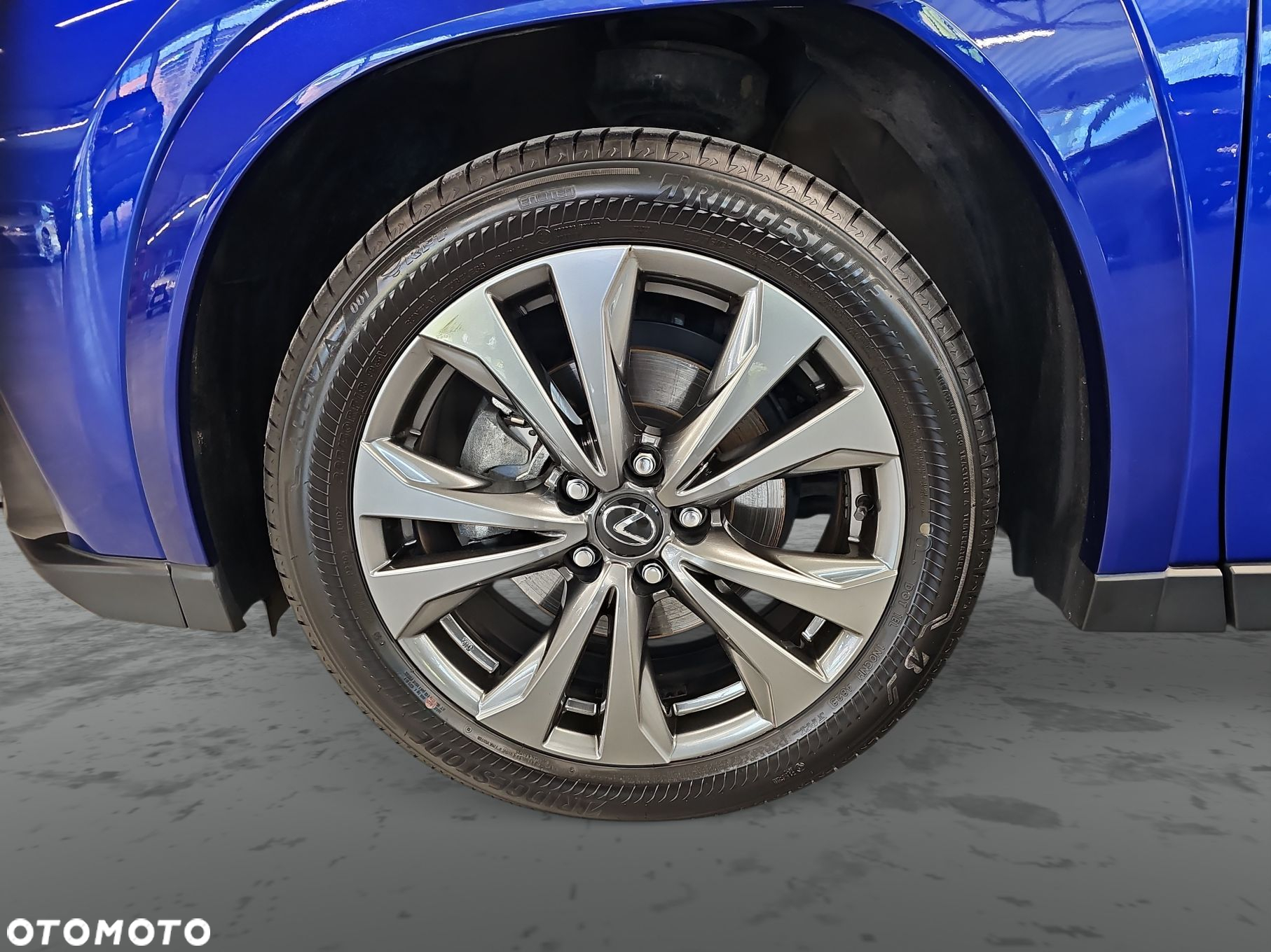 Lexus UX - 10