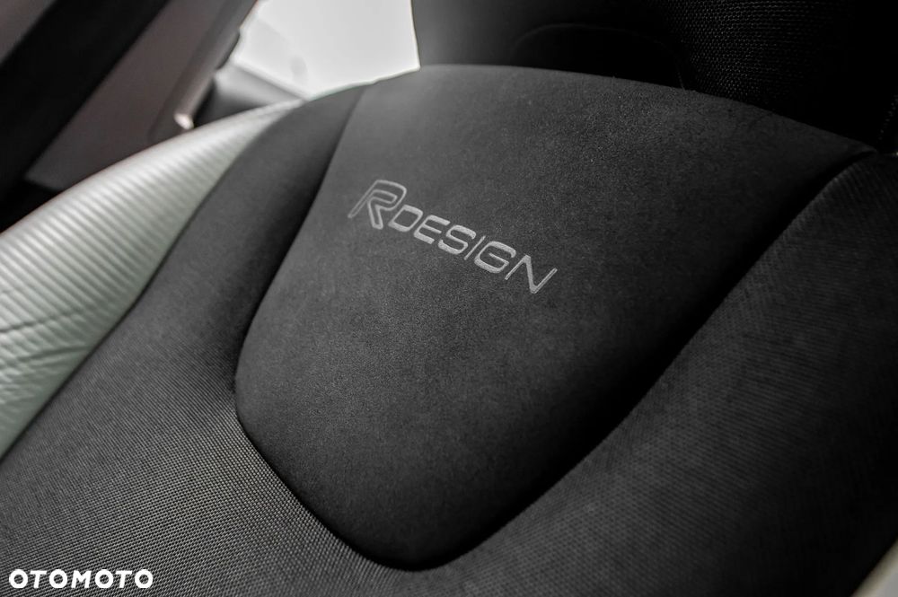 Volvo V60 D5 AWD Geartronic R-Design - 36