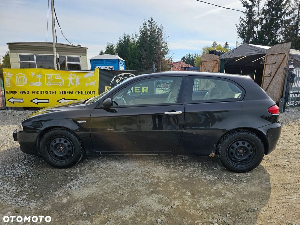 Alfa Romeo 147 - 8