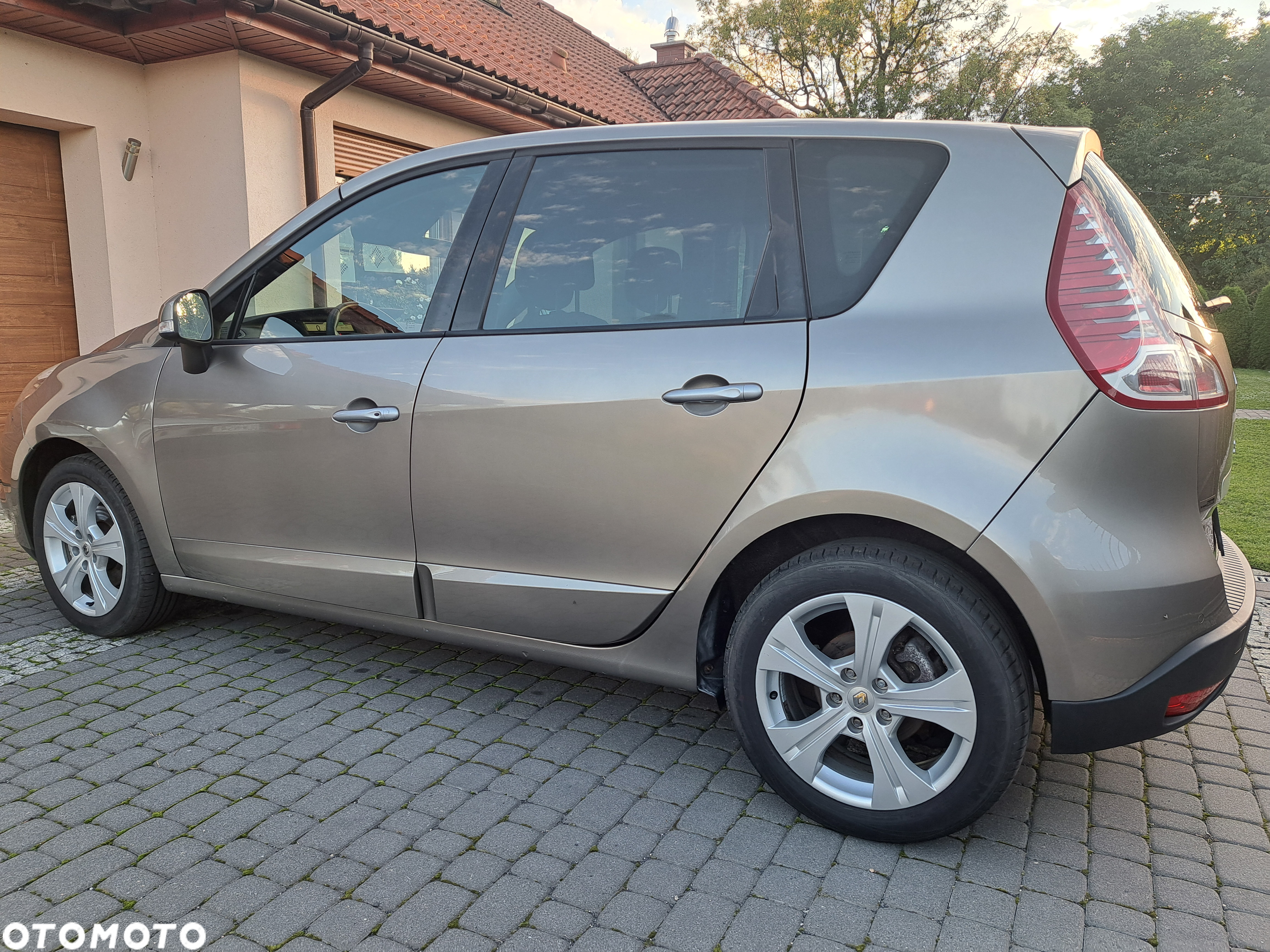 Renault Scenic 1.4 16V TCE TomTom Edition - 10