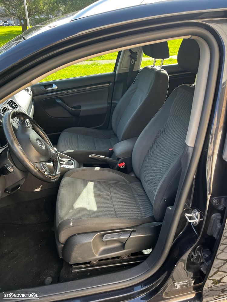 VW Golf Variant 1.6 TDi Highline DSG - 17