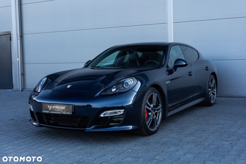 Porsche Panamera GTS PDK - 1